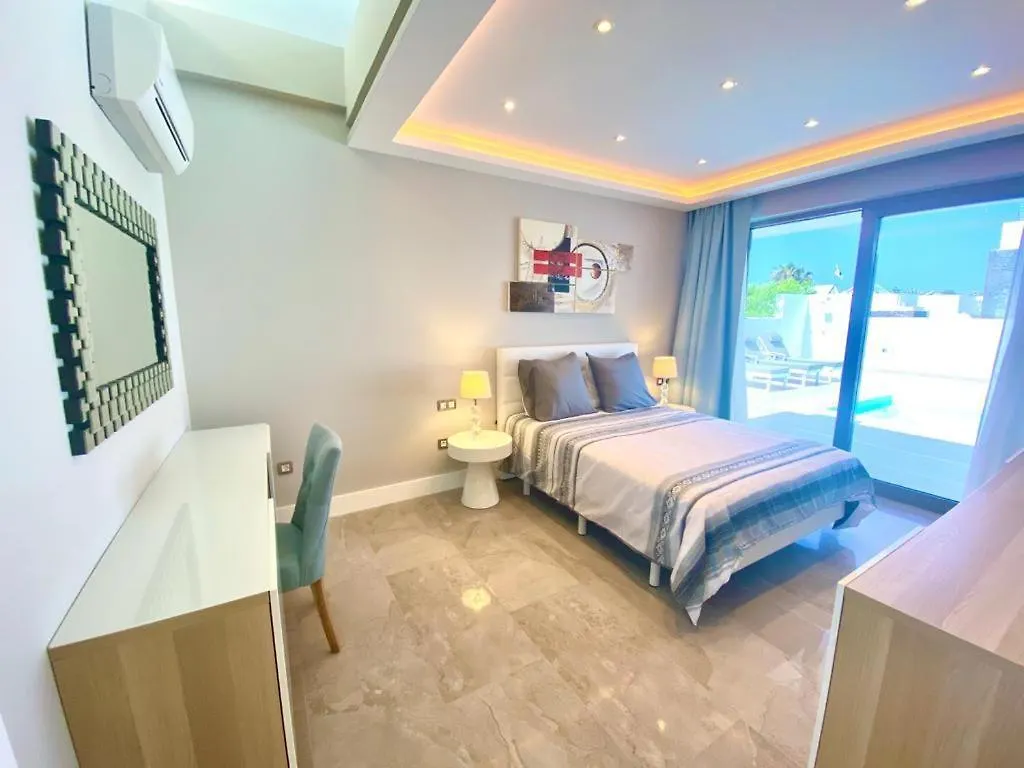 Luxury Villa Olivia 3 Beds - 3 Baths Puerto del Carmen  Puerto del Carmen (Lanzarote)
